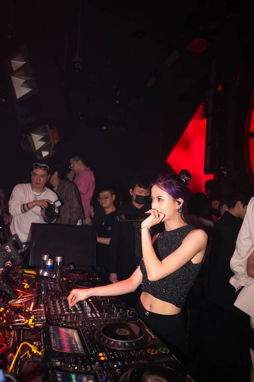 夜场工作新机遇 性格开朗女生专场