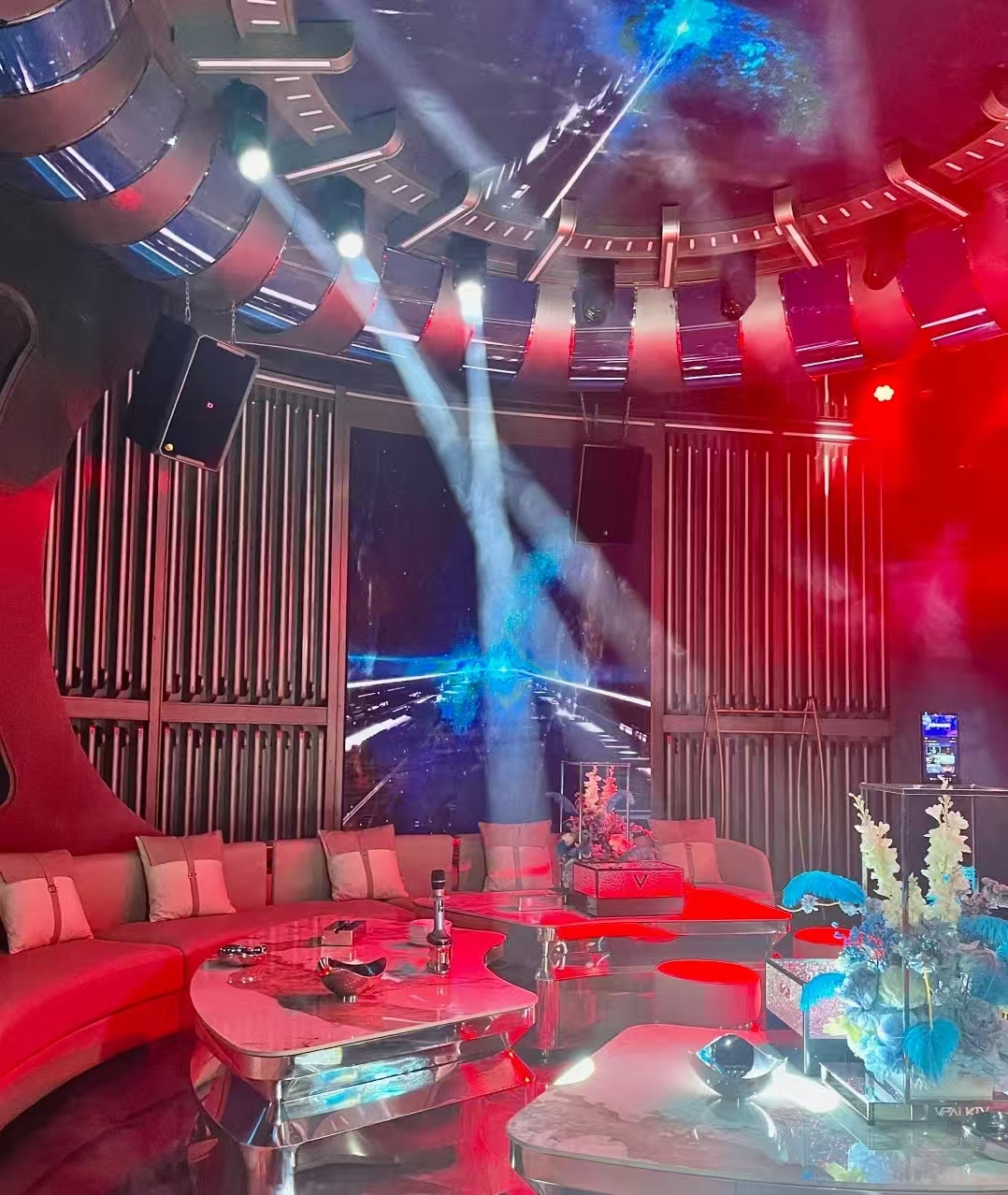 西安老牌 KTV 招模特，长期稳定好赚钱​