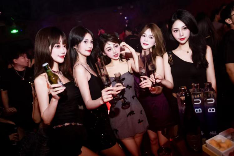 南昌夜场工作指南：解压赚钱两不误，打扮是关键