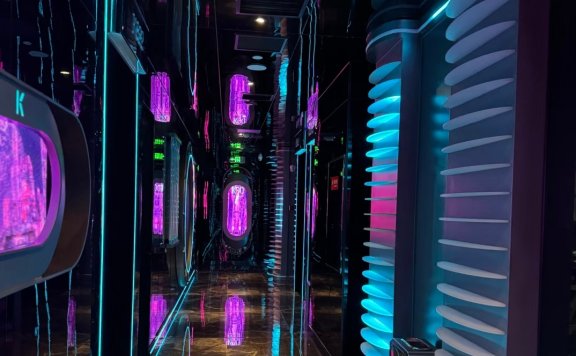 上海 KTV 永远营业，365 天都能上班，上就有钱赚