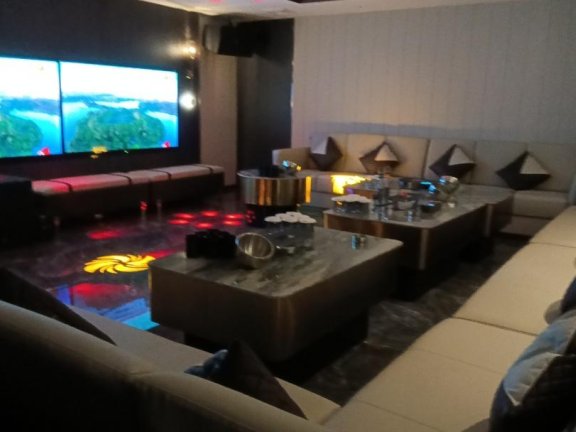 上海生意火的KTV新年火热招聘，带领新人有丰厚红包·