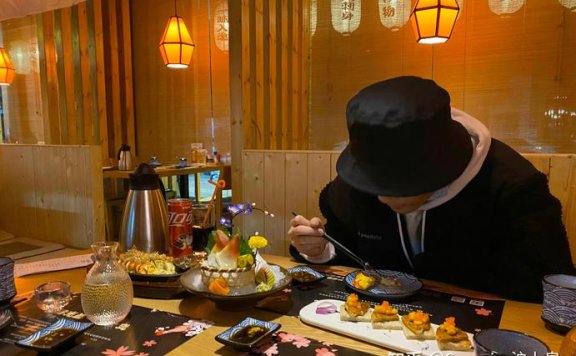 上海夜场工作值不值得做？南京西路老司机给你算笔实在账